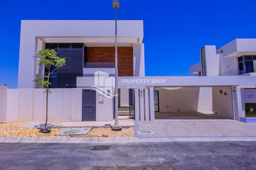 Get ready to experience the luxurious villas located in West Yas